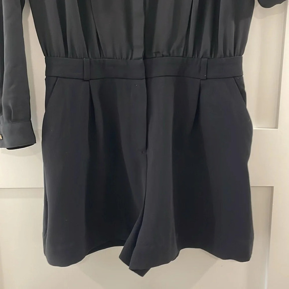 Jennifer Lopez Black Long Sleeve Gold Button Down Shorts Romper Size 2 - Picture 2 of 8